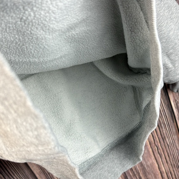 Carhartt Unisex Gray Hoodie- Size 10/12 Medium - Picture 8 of 13